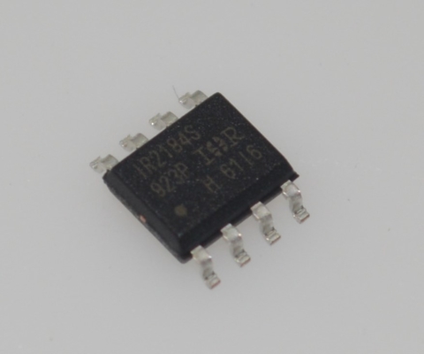IR2184STRPBF Driver High/Low Side 600V 1.9A Picco in Uscita Commutazione Veloce Protezione UVLO Pacchetto SOIC-8 Compatto per Azionamenti Motore e Inverter