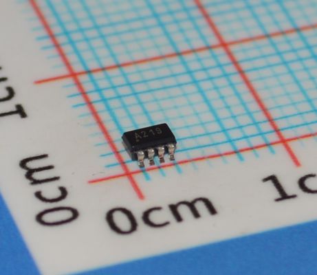 INA219AIDCNR Monitor di corrente/potenza ad alta precisione con interfaccia I2C 0,1% di accuratezza, intervallo 26V, rilevamento bidirezionale a basso offset, minuscolo package SOT-23, calibrazione e avvisi programmabili