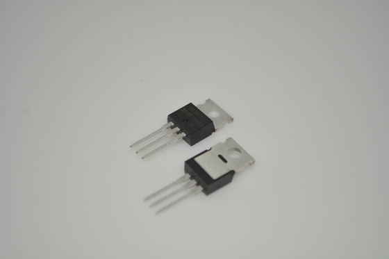 IRFB4227PBF 200V/195A MOSFET con ultra-basso 4.5mΩ Rds ((on) TO-220 Package Drive di livello logico Avalanche Rated Fast Switching High Efficiency Robust Design per sistemi di controllo e alimentazione motore
