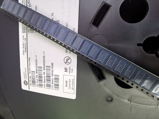 MAX3232ESE+T 3.0V a 5.5V RS-232 Trasmettitore 2 driver/2 ricevitori ±15kV protezione ESD bassa potenza 250kbps velocità di trasmissione per sistemi industriali e alimentati a batteria