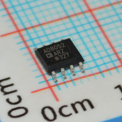 AD8052AR: Amplificatore operazionale duale a 300MHz, velocità di variazione 140V/μs, rumore 4.5nV/√Hz, alimentazione ±5V a ±15V, SOIC-8, da -40°C a +85°C