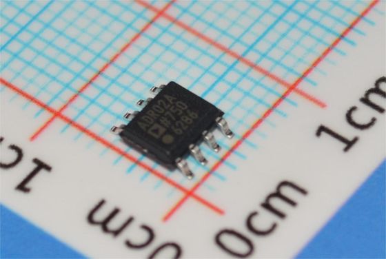 ADR02ARZ Riferimento di tensione di precisione 5,0 V ±0,04% Accuratezza 3 ppm/°C Deriva 10 mA Uscita SOIC-8 -40°C a +125°C