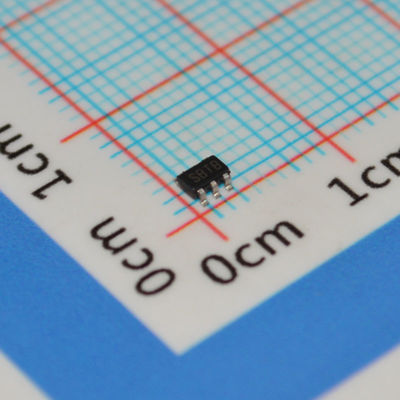LM3671MF-ADJ 1MHz Convertitore Buck regolabile 2.7-5.5V Input 600mA Output SOT-23-5 90% Efficienza da -40°C a +85°C
