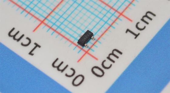 SI2333DDS-T1-GE3 20V P-Channel MOSFET 4.1A Corrente continua 0,045Ω Rds ((on) 1.8V Drive di livello logico TO-236-3 SC-59 SOT-23-3 -55°C a +150°C AEC-Q101 Qualificato