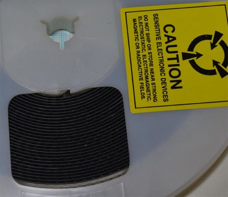 SIT8002AC-13-33E-50.00000T Oscillatore MEMS 50MHz ±50ppm Stabilità 1.8-3.3V Fornitura 2.5mA Potenza bassa LVPECL Uscita da -40°C a +85°C AEC-Q100 Qualificato