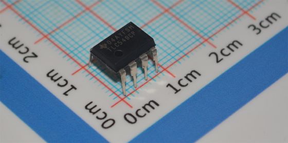 TLC549CP ADC a 8 bit 40ksps 4MHz Clock Alimentazione Singola 3-6V DIP-8 ±0.5LSB INL Basso Consumo <15mW -40°C a +85°C