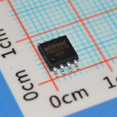 W25Q32JVSSIQ Flash SPI 32Mb 104MHz Clock 100K cicli di cancellazione SOIC-8 2.7-3.6V -40°C a +85°C