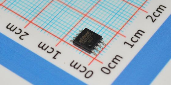 W25Q32JVSSIQ Flash SPI 32Mb 104MHz Clock 100K cicli di cancellazione SOIC-8 2.7-3.6V -40°C a +85°C
