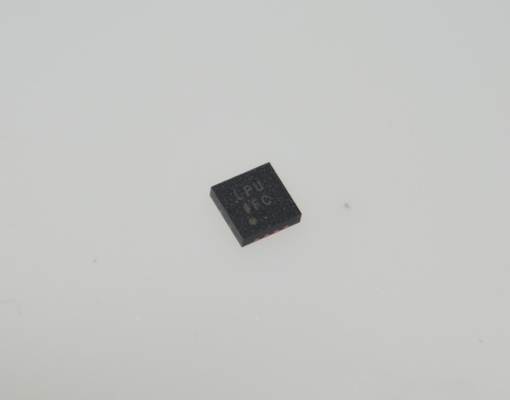 ADM7170ACPZ-3.3-R7 3.3V 2A LDO Regulator 1.8-6.5V Input 1μV RMS Rumore 75dB PSRR LFCSP-8 -40°C a +125°C AEC-Q100