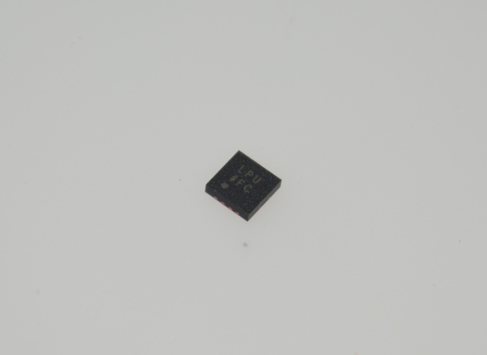 ADM7170ACPZ-3.3-R7 3.3V 2A LDO Regulator 1.8-6.5V Input 1μV RMS Rumore 75dB PSRR LFCSP-8 -40°C a +125°C AEC-Q100
