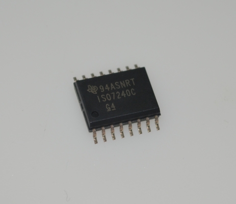 Isolatore digitale a 4 canali ISO7240CDWR con velocità di 100 Mbps, CMTI elevato (50 kV/µs), ampia gamma di alimentazione (3V-5.5V), basso consumo energetico, robusta protezione ESD e package SOIC-16