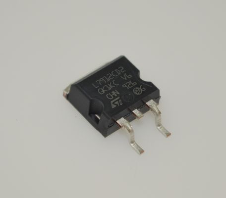 L7912CD2T-TR -12V regolatore di tensione di uscita fissa con corrente termica e protezione da cortocircuito da 1,5A Ampia gamma di ingresso (-35V) Basso abbandono TO-263 pacchetto