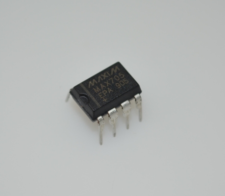 MAX705EPA Supervisore del microprocessore 4,65V Limita di 200 ms Impulso di ripristino 5V Fornitura DIP-8 -40°C a +85°C
