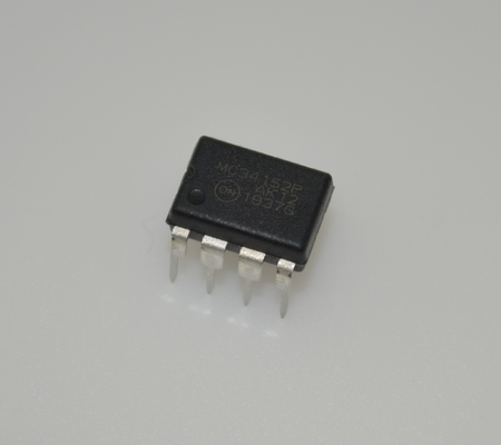 MC34152PG Dual MOSFET Driver 1.5A Corrente di picco 12V-18V Fornitura 50ns Aumento/Caduta DIP-8 -40°C a +85°C