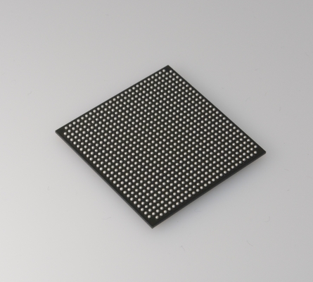 EP4CE115F29I7N Cyclone IV FPGA 114K LEs 3.9Mbit RAM 266MHz Velocità 1.2V Core Voltage 622 I/O Pins PCIe Supporto Industrial Temperature (-40°C a 100°C) RoHS Compliant 780-Pin FBGA Package