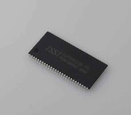 IS42S16320B-7TL SDRAM 64Mb Densità 166MHz Velocità 3.3V Operazione 16Mx16 Organizzazione LVTTL Interfaccia Temperatura industriale (-40°C~85°C) Compatto pacchetto TSOP-II Alta affidabilità