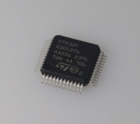 STM32F030C8T6 48MHz Cortex-M0 MCU 64KB Flash 8KB RAM 12-bit ADC a basso costo 5V Tollerante 37 GPIO e ampio intervallo di temperatura per disegni integrati robusti