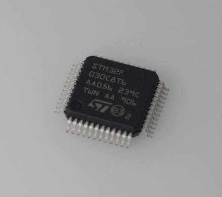 STM32F030C8T6 48MHz Cortex-M0 MCU 64KB Flash 8KB RAM 12-bit ADC a basso costo 5V Tollerante 37 GPIO e ampio intervallo di temperatura per disegni integrati robusti