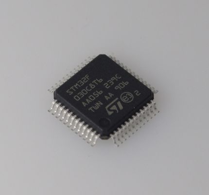 STM32F030C8T6 48MHz Cortex-M0 MCU 64KB Flash 8KB RAM 12-bit ADC a basso costo 5V Tollerante 37 GPIO e ampio intervallo di temperatura per disegni integrati robusti