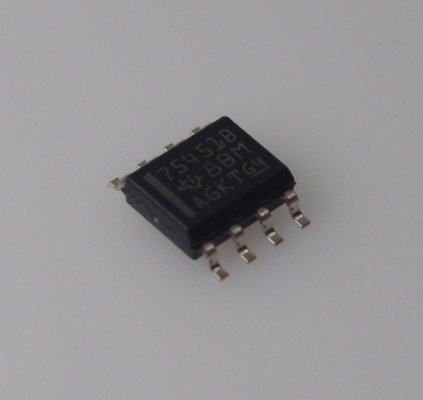 SN75451BDR Driver periferico doppio IC con corrente di sink/source da 300mA 4.5V-36V Ampia gamma di tensione Compatibile TTL/CMOS Protezione termica e alta immunità al rumore per il controllo di motori/relè