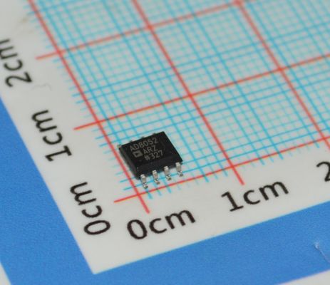 AD8052AR Alta velocità 300MHz Op Amp Basso rumore 4.5nV/√Hz 5V Operazione Ferrovia-ferrovia Output Basso distorsione e 160mA Output Drive per video/ADC buffer