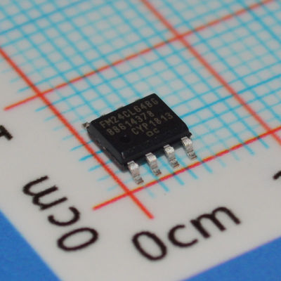 FM24CL64B-GTR 64Kb F-RAM I2C con 100 trilioni di cicli di scrittura, tempo di accesso 150ns, velocità 1MHz, funzionamento 2.7-3.6V, temperatura industriale e TSSOP a 8 pin