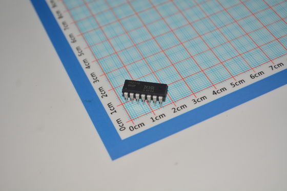 IR2110PBF Driver High/Low Side con capacità di 600V, 2.5A di picco in uscita, alimentazione 10V-20V, commutazione a 120ns, protezione UVLO e package PDIP compatto