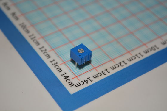 3362P-1-102LF Trimpot 1kΩ Potenziometro di precisione multigiro 10 giri ±10% Tolleranza Montaggio Through-Hole Elemento Cermet Regolabilità affidabile Ideale per calibrazione e messa a punto del circuito