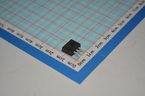 LM1085ISX-3.3 3.3V Fissato 3A Output Low Dropout (1.5V) Protezione termica e corrente TO-263 Pacchetto 4.75V-15V Input Fast Response Industrial Temperature (-40°C a +125°C)