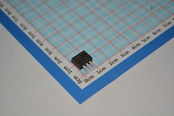 LM1085ISX-3.3 3.3V Fissato 3A Output Low Dropout (1.5V) Protezione termica e corrente TO-263 Pacchetto 4.75V-15V Input Fast Response Industrial Temperature (-40°C a +125°C)