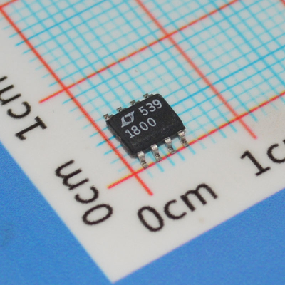 LT1800CS8#PBF Op Amp 100MHz Gain BW 450V/μs Slew Rate 3.5nV/√Hz Rumore 2.7-12.6V Supply Rail-to-Rail I/O 8-Pin SOIC -40°C a 85°C Potenza bassa