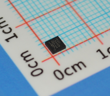 LTC3454EDD#PBF Convertitore Buck-Boost ad alta efficienza da 1,5 A con ingresso da 2,7 a 5,5 V Efficienza massima 92% Controllo I2C Basso rumore 2.5μA Spegnimento e piccolo pacchetto DFN da 3 mm x 3 mm