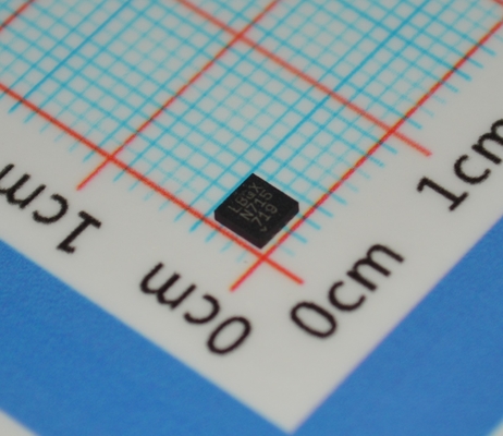 LTC3454EDD#PBF Convertitore Buck-Boost ad alta efficienza da 1,5 A con ingresso da 2,7 a 5,5 V Efficienza massima 92% Controllo I2C Basso rumore 2.5μA Spegnimento e piccolo pacchetto DFN da 3 mm x 3 mm