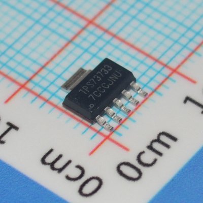 TPS73733DCQ 3,3 V 1 A LDO a bassissimo rumore (30μVRMS) con PSRR elevato (75 dB) 1% di precisione, bassa caduta di tensione (310 mV), pin di abilitazione stabile con ceramica da 1μF, protezione da corrente/termica in contenitore TO-263