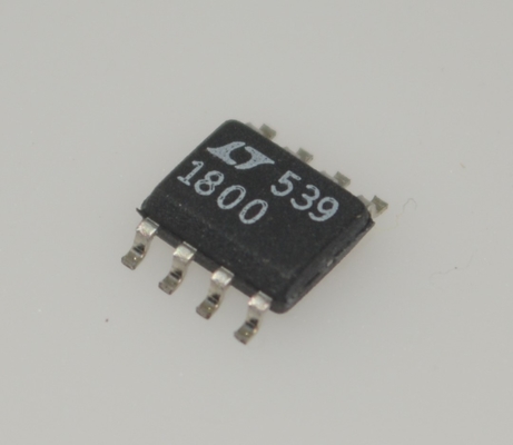 LT1800CS8 Alta velocità 100MHz Op Amp 400V/μs Slew Rate Low 3.5mV Offset Rail-to-Rail Output da 5V a ±5V Fornitura 7nA IB Spazio-risparmio SOIC-8 per filtri/driver ADC