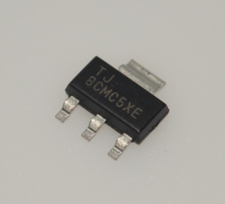 TLV1117LV33DCYR 800mA LDO 3.3V Fissato Output 1% Precisione Basso Voltaggio di abbandono Sovracorrente e protezione termica -40°C a 125°C Stabile con condensatori ceramici SOT-223 Pacchetto