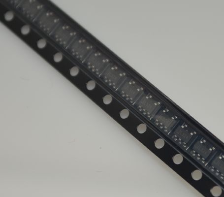 SPX3819M5-L-3-3/TR 3.3V 500mA Rumore ultra-basso (30μVRMS) LDO con accuratezza di 1% e protezione termica e ampia gamma di ingresso da 2,7V a 16V