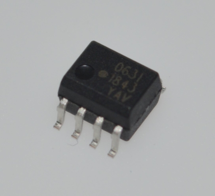 Optoaccoppiatore ultra compatto HCPL-0631-500E ad alto CMR, 3.5kV/µs, isolamento 10kV/µs, bassa corrente 1mA, alta temperatura 110°C, isolamento 5kV, alta velocità 1MBd, ampio Vcc 2.7-5.5V, package SOIC-8