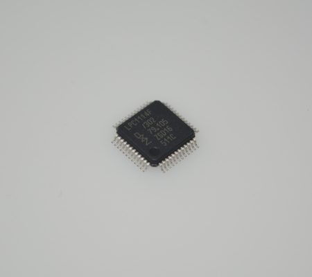 LPC1114FBD48/302 ARM Cortex-M0 MCU a 32 bit, CPU a 50MHz, 32KB Flash, 8KB SRAM, ADC a 12 bit, 42 GPIO, UART/SPI/I2C, Basso consumo < 1μA in Deep Sleep