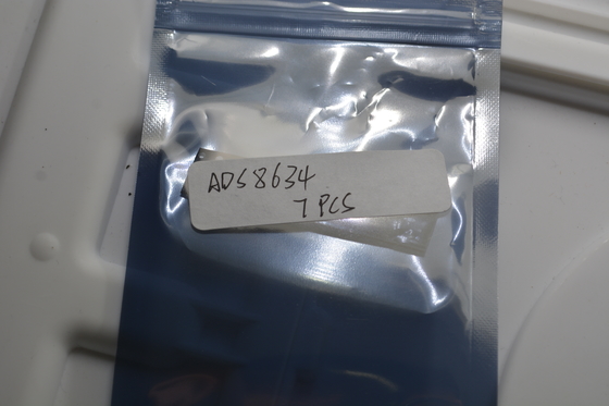 Precision ADS8634SRGER 16-bit Risoluzione 4-Ch Input Ultra-Low Power SPI Comunicazione 2.7-5.5V Fornitura su chip Referenza Compatta 24-QFN per applicazioni industriali