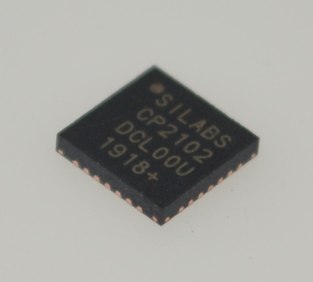 CP2102-GMR Soluzione a chip singolo USB-UART Bridge USB integrato e cristallo 9600 bps a 2 Mbps Baud Buffer da 512 byte GPIO completo QFN compatto Driver royalty-free