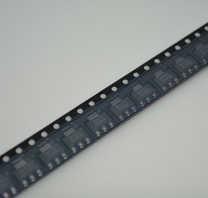 REG1117-3.3 Regolatore di tensione a 3.3V ad alta precisione e bassissima caduta di tensione con limite di corrente di uscita di 1A, protezione termica e abilitazione in package miniaturizzati