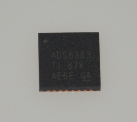 ADS8363SRHBR ADC Risoluzione 16-Bit Velocità di acquisizione 500kSPS Throughput 6 canali di campionamento simultaneo Basso consumo (85mW) Interfaccia parallela ±2.5V Ingresso bipolare Riferimento interno Package QFP a 64 pin