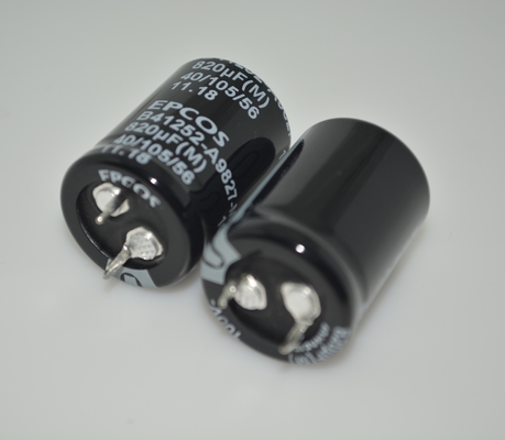 B41252A9827M000 EPCOS/TDK Induttore a nucleo di ferrite da 820nH, tolleranza 10%, corrente di saturazione 7.8A, corrente termica 9.5A, da -55°C a +150°C, conforme a RoHS, grado automotive, certificato AEC-Q200
