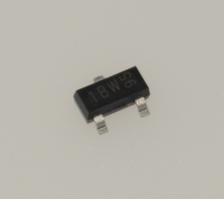 BC846B NPN Transistor di uso generale 65V 100mA SOT-23 Pacchetto Basso rumore Aumento di corrente alta 200-450 250MHz Frequenza Opzioni doppie / singole RoHS Compliant Tape & Reel