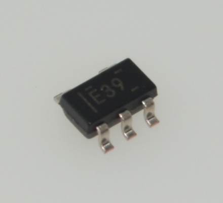 INA139NA/3K Monitor di corrente shunt lato alto Caratteristiche Alta precisione Ampia alimentazione 2,7-36 V Basso offset 90µV Valutazione +85°C Guadagno fisso 3k Package SC70 Funzionamento bidirezionale ed eccellenti prestazioni in corrente continua
