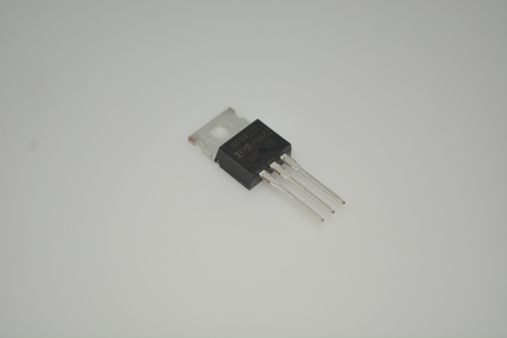 IRFB4227PBF 200V/195A MOSFET con ultra-basso 4.5mΩ Rds ((on) TO-220 Package Drive di livello logico Avalanche Rated Fast Switching High Efficiency Robust Design per sistemi di controllo e alimentazione motore