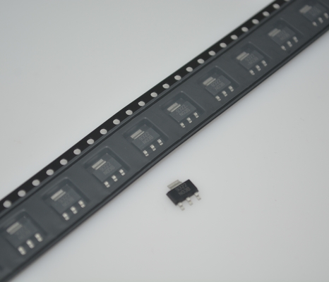 LM1117IMPX-ADJ/NOPB Regolatore LDO regolabile 1.25-13.8V 800mA con dropout 1.2V 1% di precisione Protezione termica/di corrente Stabile con condensatori ceramici Package SOT-223 Intervallo -40°C a +125°C