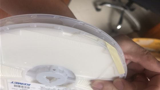 C0603C221J5GACTU 220pF 50V C0G/NP0 0603 MLCC dotato di tolleranza del 5% prestazioni ultra-stabili ad alta frequenza bassa perdita da -55°C a +125°C e conformità RoHS