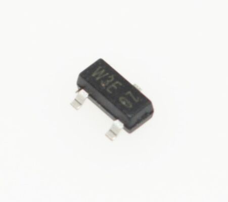 PBSS5130T-QR 30V 5A PNP Transistor VCE basso (sat) 85mV Guadagno di corrente elevata SOT-223 Pacchetto Automotive Grade AEC-Q101 Per commutazione del carico e controllo del motore